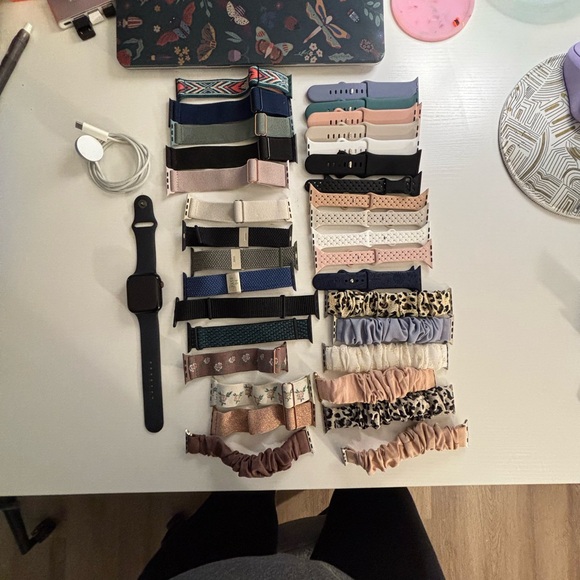 Apple Watch Series 8 + GPS 45mm Aluminum Case with Original Band and Charger - Picture 15 of 16